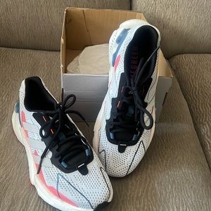Adidas running sneakers like new